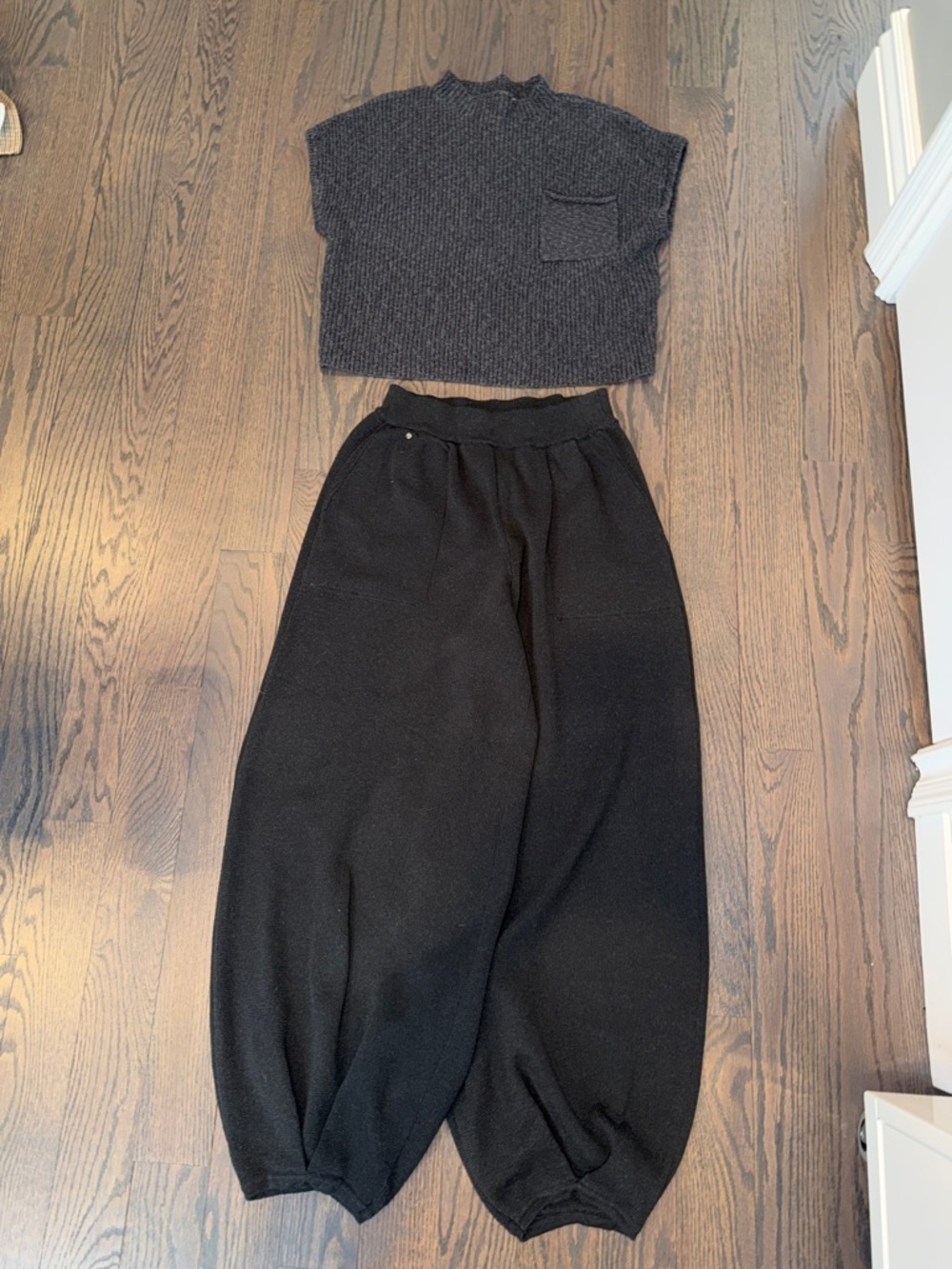 Women's Black Cropped Knit Top - Minimal Pocket Detail